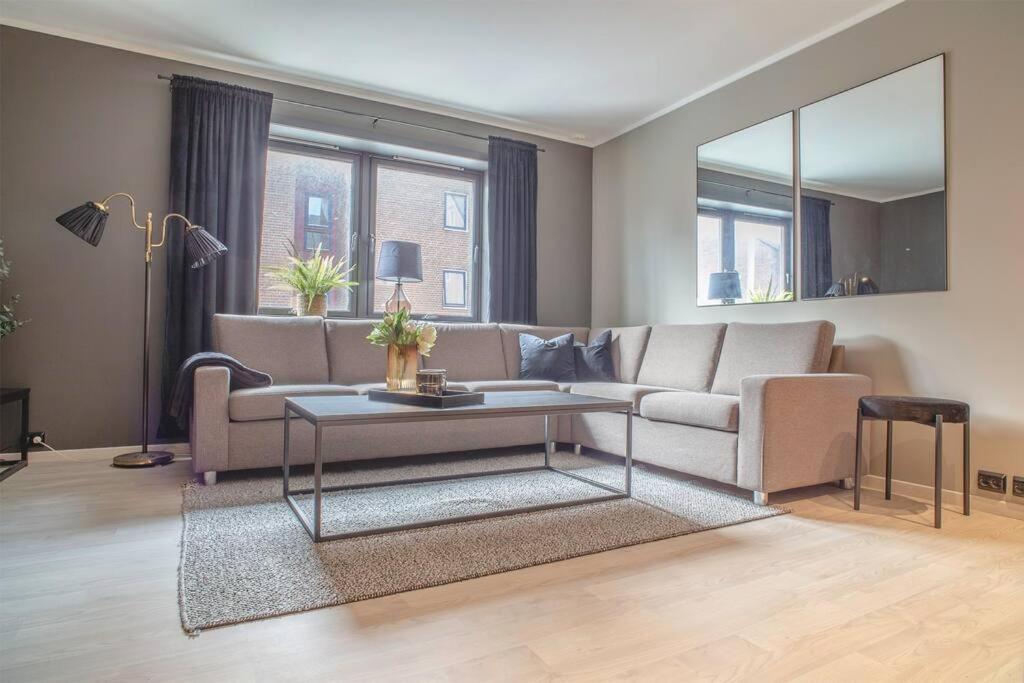 Апартаменти Near Brosundet, Newly Refurnished, Free Street Parking Олесунн Екстер'єр фото