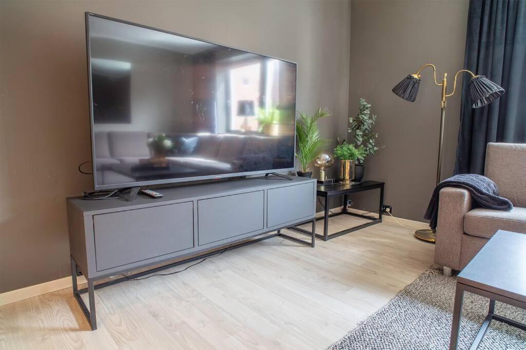 Апартаменти Near Brosundet, Newly Refurnished, Free Street Parking Олесунн Екстер'єр фото