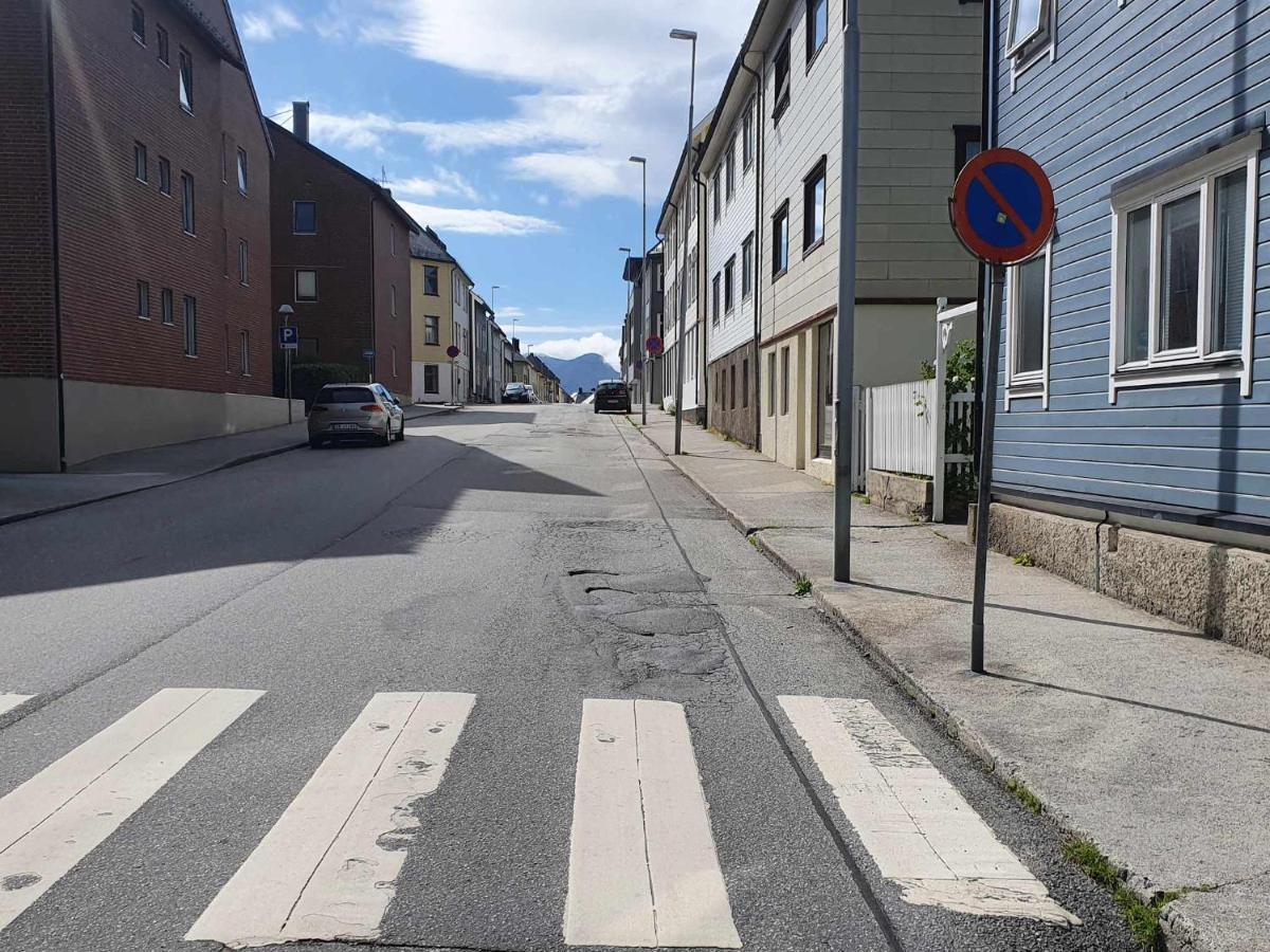 Апартаменти Near Brosundet, Newly Refurnished, Free Street Parking Олесунн Екстер'єр фото